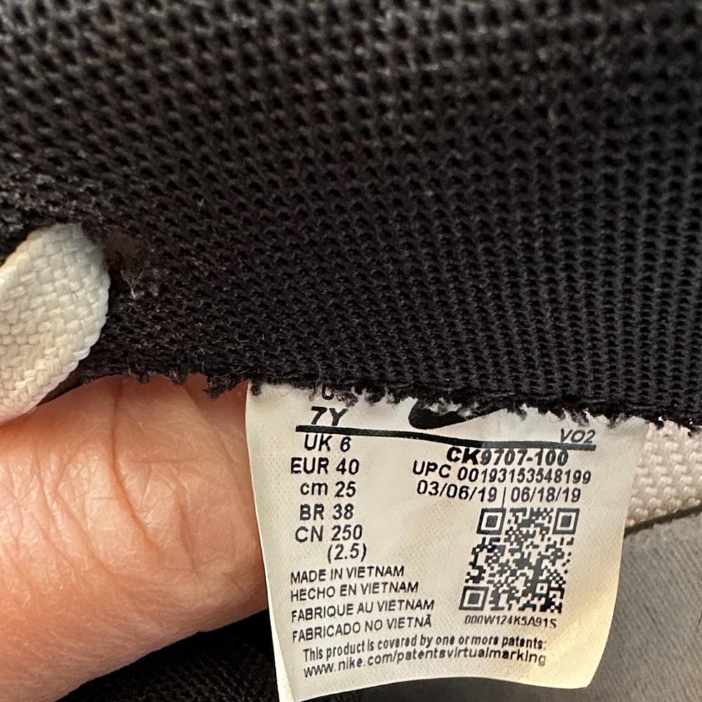 NIKE AIR FORCE 1 GS SCRIPT SWOOSH - Picture 2 of 9